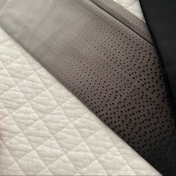 Beyond Yoga Leggings - Picture 3 of 4